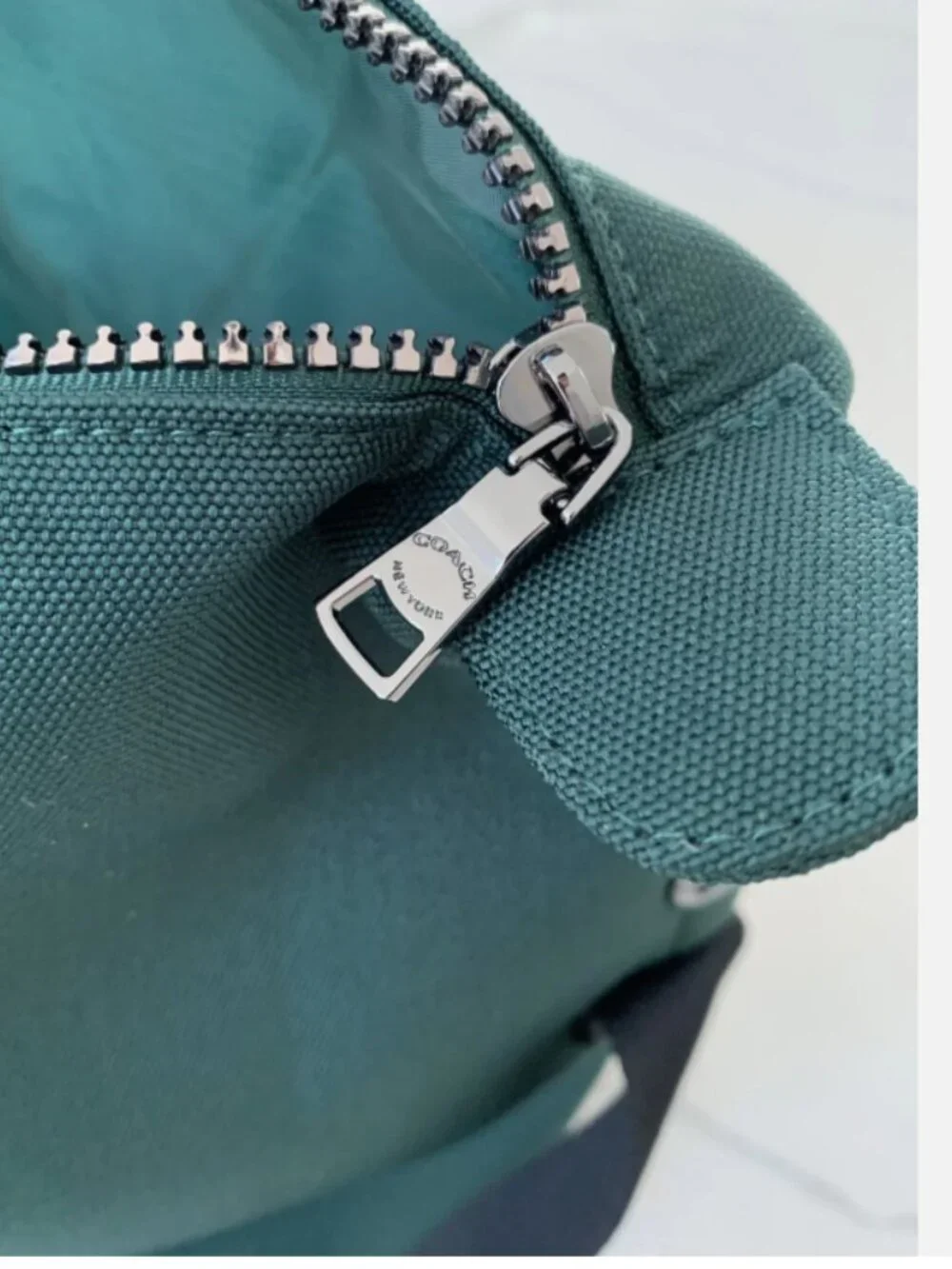 Coach Fragrance Duffle Dark Green Weekender Carry-on Gym Shoulder / Hand Bag New